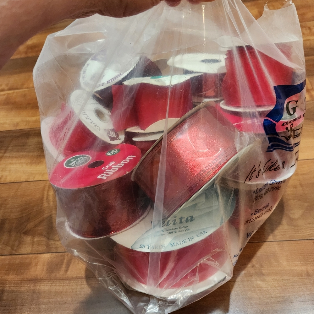 Red Ribbon Bundle Lot, Types Metallic, Sheer, Satin, Velvet Gift Wrapping - Picture 10 of 12